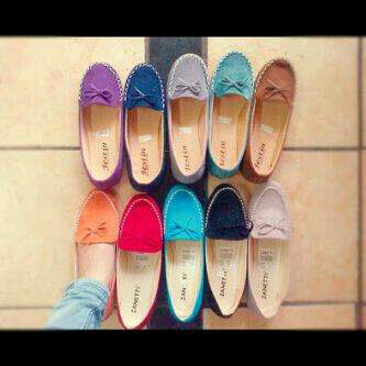 ALL VINTAGE FLATSHOES, PLATFORMS, BOOTS HERE ONLY 90 RIBU - 200 RIBU