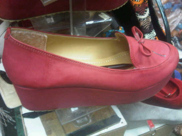 ALL VINTAGE FLATSHOES, PLATFORMS, BOOTS HERE ONLY 90 RIBU - 200 RIBU