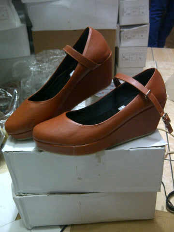 ALL VINTAGE FLATSHOES, PLATFORMS, BOOTS HERE ONLY 90 RIBU - 200 RIBU