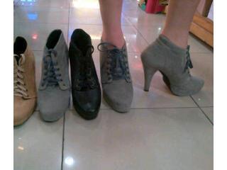 ALL VINTAGE FLATSHOES, PLATFORMS, BOOTS HERE ONLY 90 RIBU - 200 RIBU