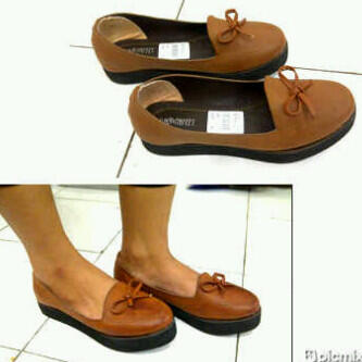 ALL VINTAGE FLATSHOES, PLATFORMS, BOOTS HERE ONLY 90 RIBU - 200 RIBU