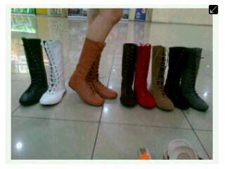 ALL VINTAGE FLATSHOES, PLATFORMS, BOOTS HERE ONLY 90 RIBU - 200 RIBU