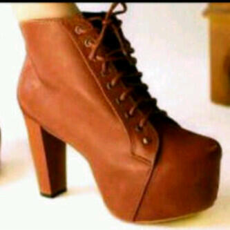 ALL VINTAGE FLATSHOES, PLATFORMS, BOOTS HERE ONLY 90 RIBU - 200 RIBU