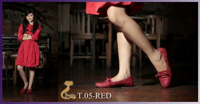 ALL VINTAGE FLATSHOES, PLATFORMS, BOOTS HERE ONLY 90 RIBU - 200 RIBU