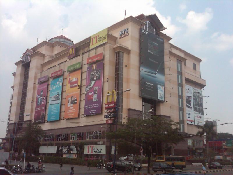 Mall yang Kurang Menarik di Jakarta