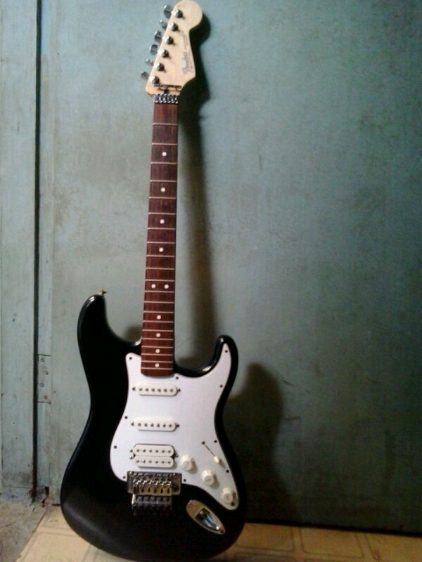 Gitar Fender StratoCaster