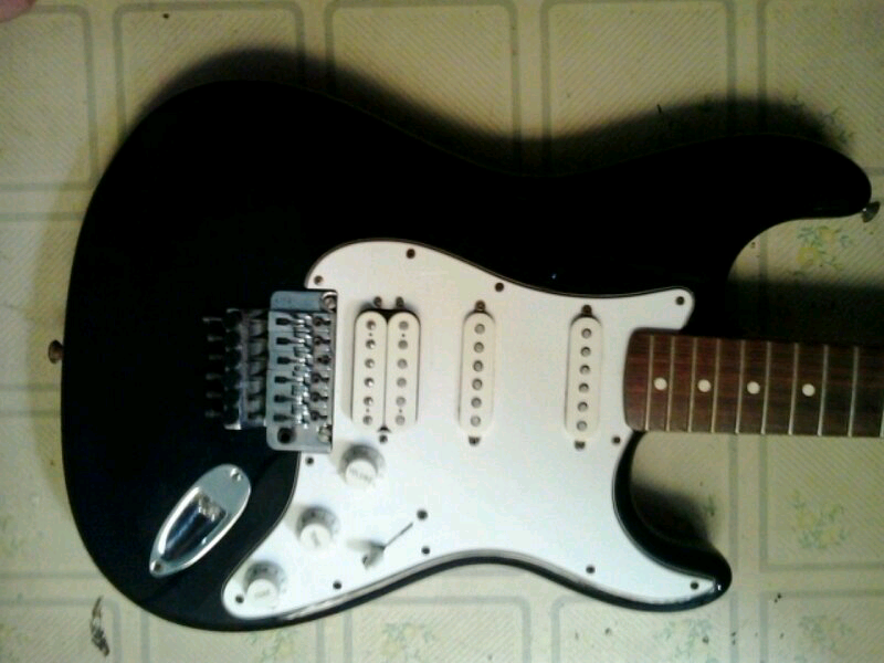 Gitar Fender StratoCaster
