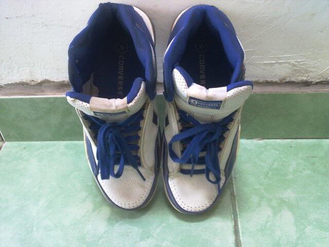 Sepatu basket converse weapon