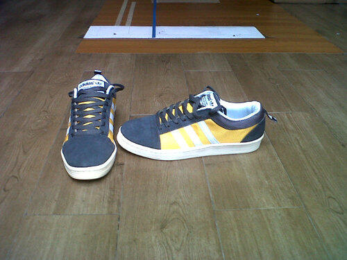 sepatu adidas