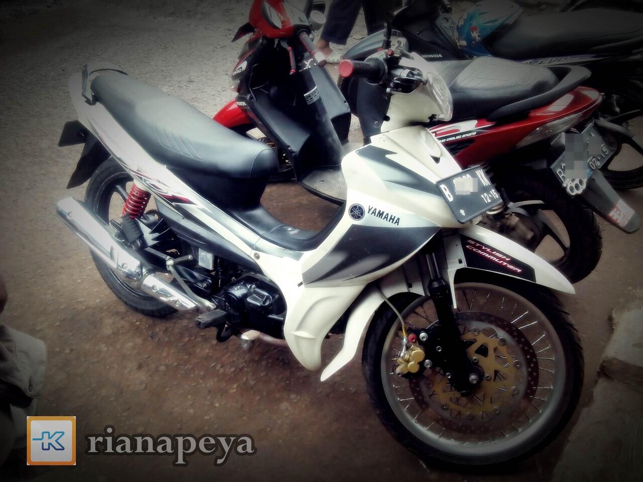 Motor Crypton Tahun 2000 Full Modif