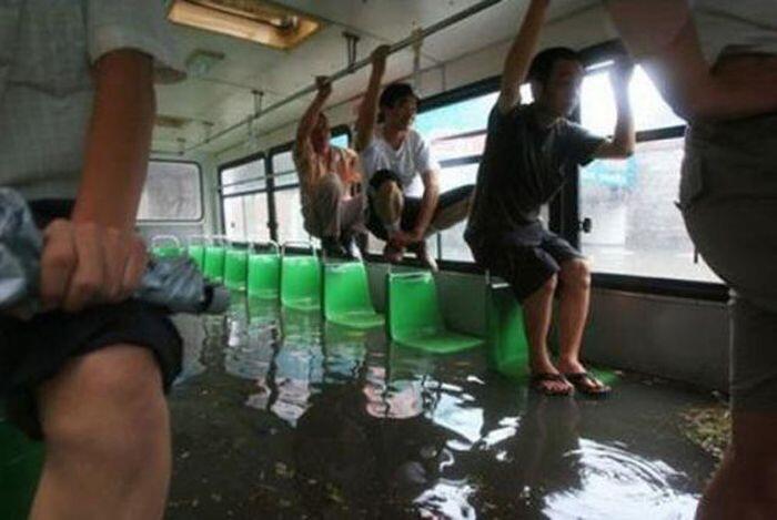 Foto-Foto Lucu, Kocak dan Konyol Kejadian di Bus Kota