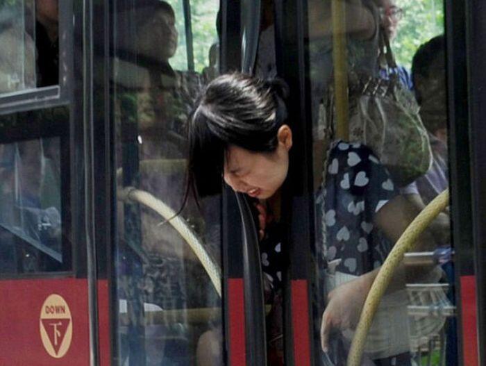 Foto-Foto Lucu, Kocak dan Konyol Kejadian di Bus Kota