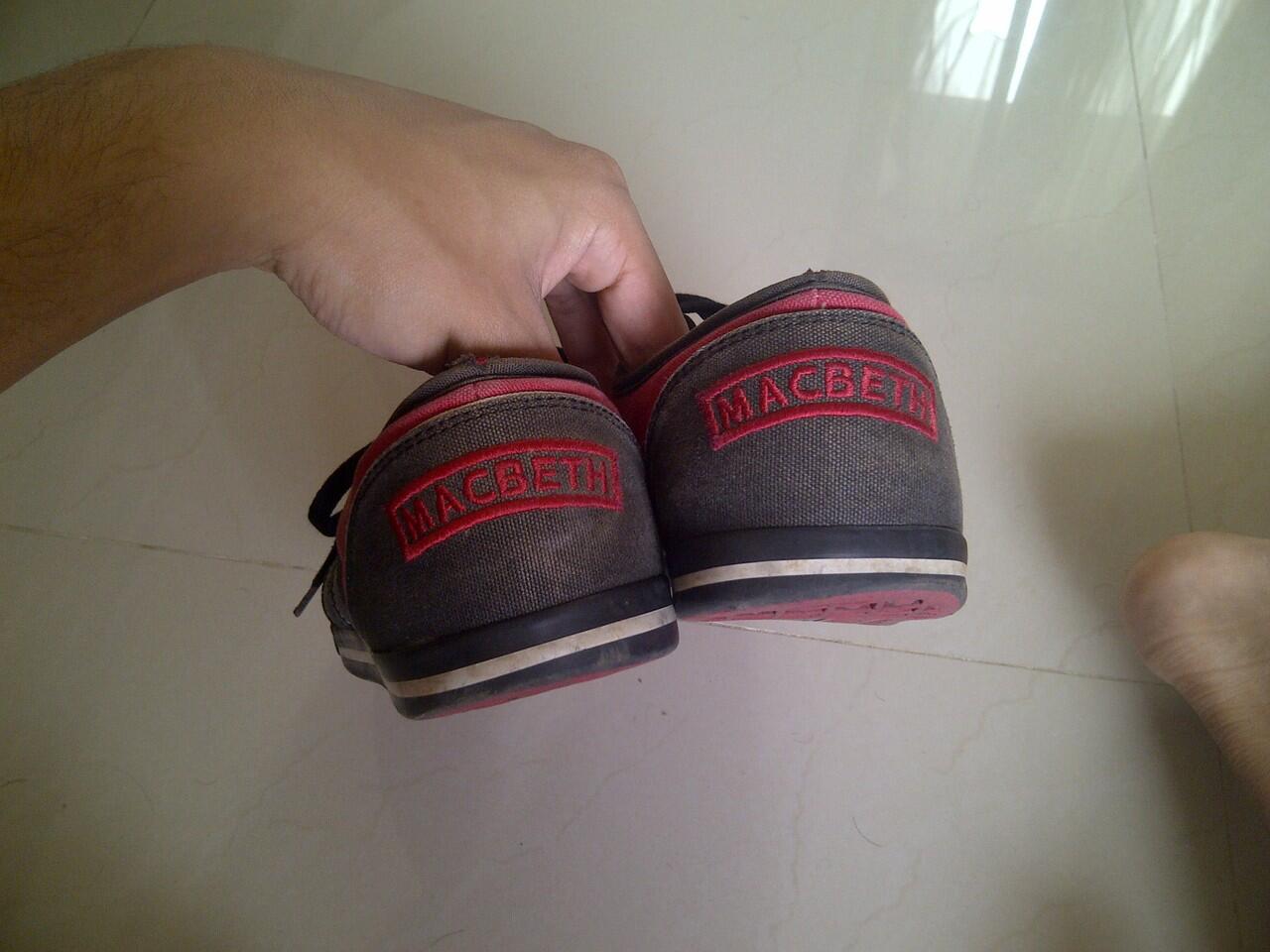 Jual sepatu VANS MACBETH warna hitam merah, size 43, ORI