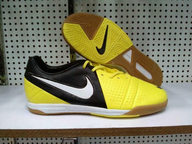 Sepatu Futsal Replika Murah ,ADIDAS dan NIKE