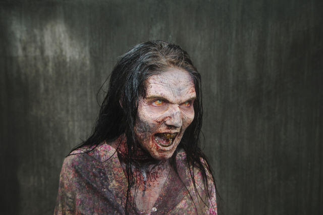 Beginilah Proses Wanita Cantik Menjadi Zombie di FIlm The Walking Dead 