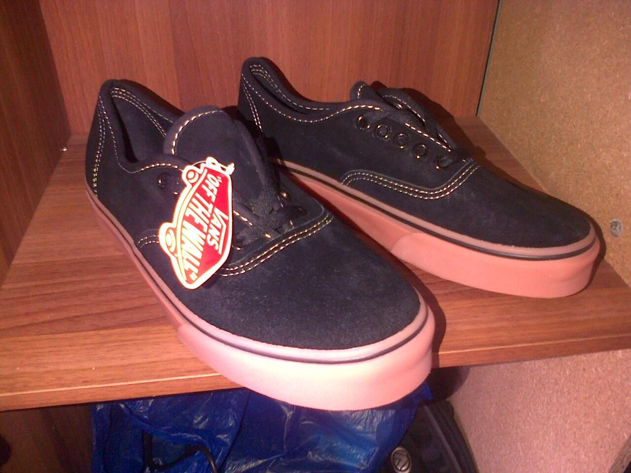 vans authentic black gum murah 260 termasuk OKIR