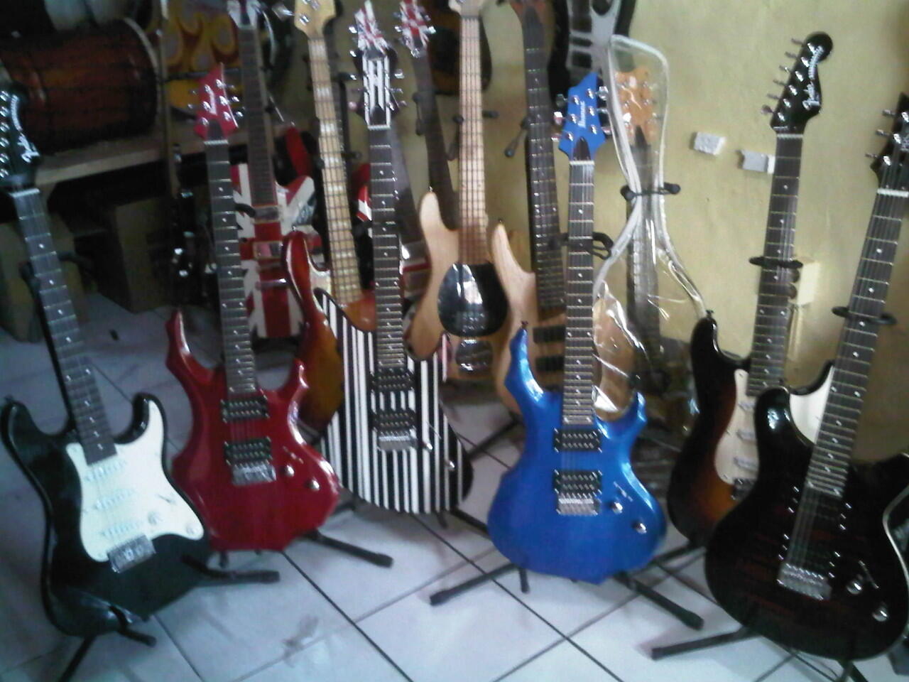 GITAR FENDER STRATO,IBANEZ,SCHECTER,PRS TERMURAH