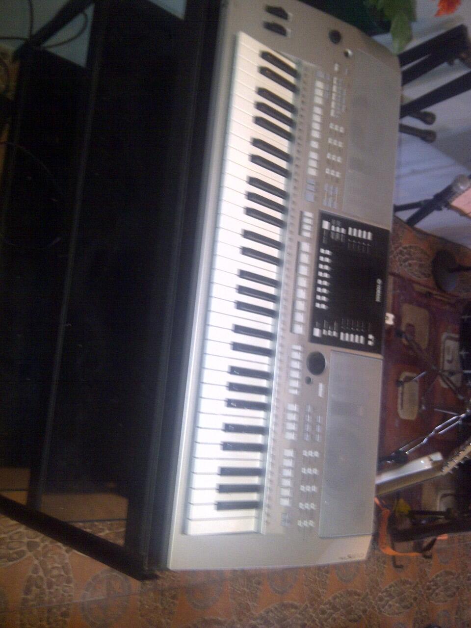 JUAL SATU SET/SATUAN ALAT MUSIK GUITAR ,BASS,DRUM ,KEYBOARD,SOUND SYSTEM