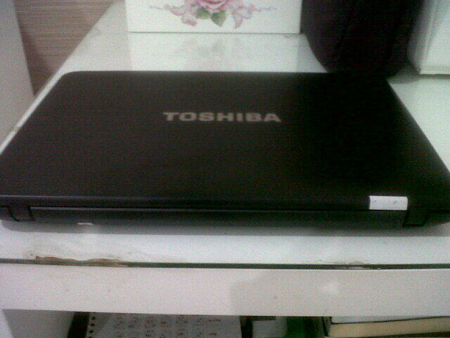 DIJUAL LAPTOP TOSHIBA SATELLITE C800 BLACK MURAH!!