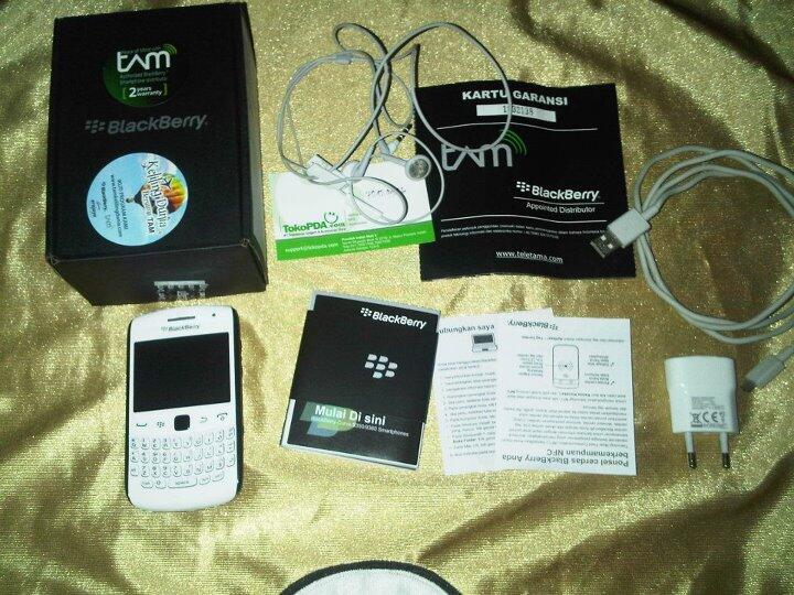 Blackberry Apollo 9360 White and Black