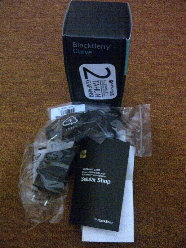 Blackberry Curve Davis 9220 White and Black Murah