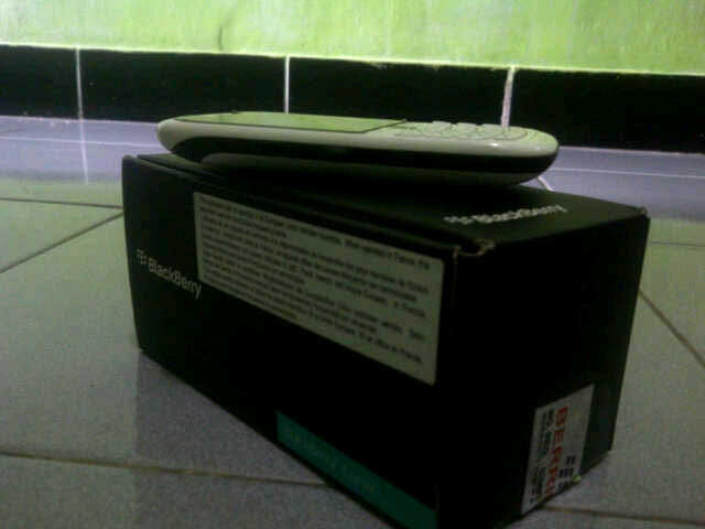BlackBerry Armstrong (BB Curve 9320) White and Black