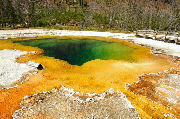 Nature info_12 Kolam renang air panas alami