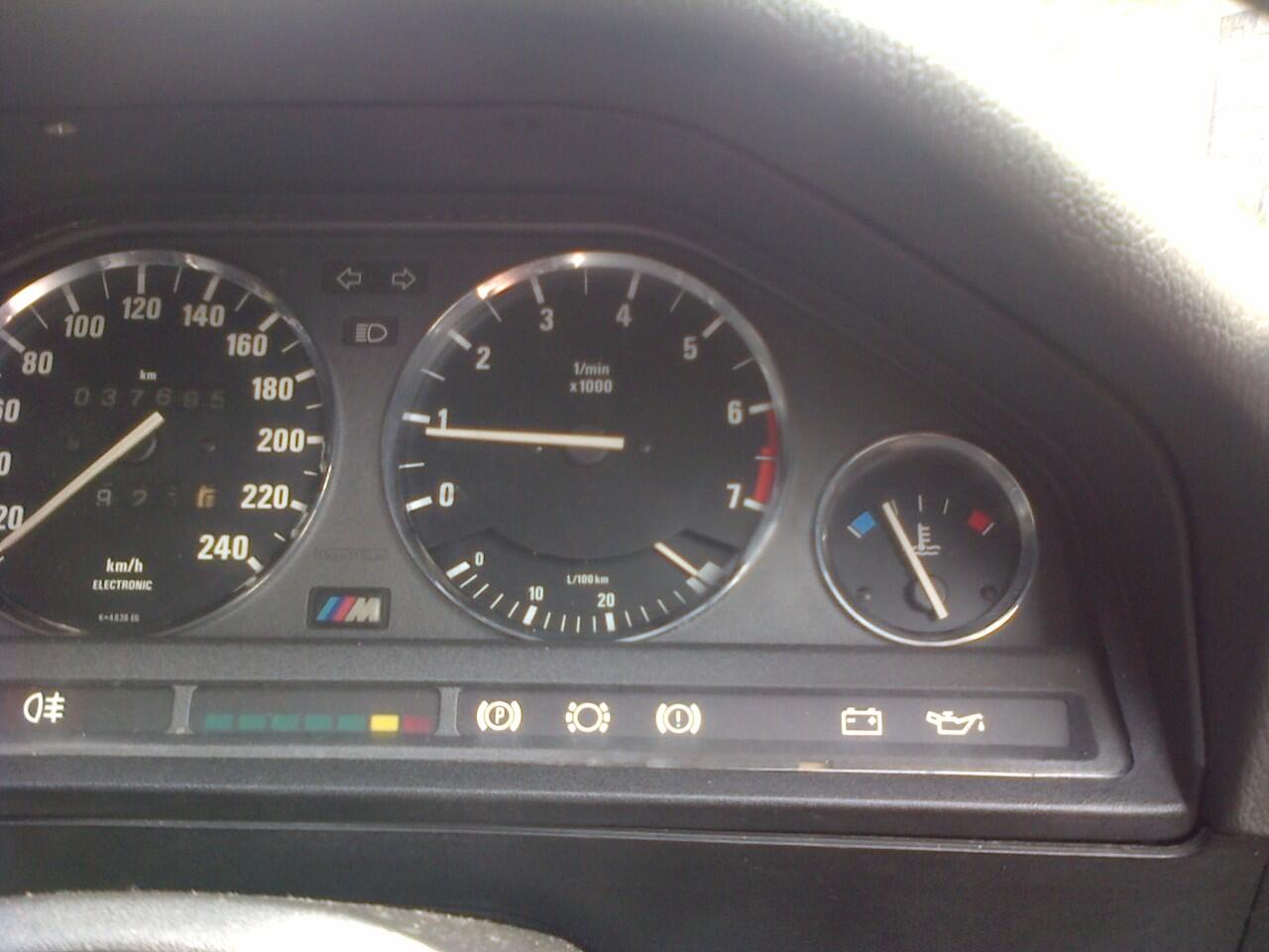 BMW e30 m40 hitam 91