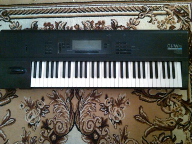 KEYBOARD SYNTHESIZER KORG O1/Wfd MANTAAFFFFFFF..