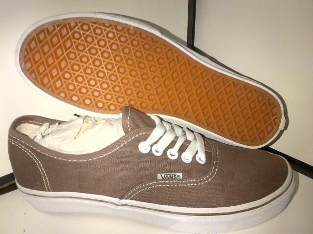 Vans Authentic,Nike,Adidas,Soccer Jersey..KW REPLIKA alias KW SUPER MANTAB gan