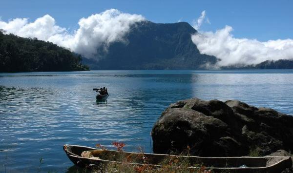 10 Tempat Wisata Unik di Indonesia