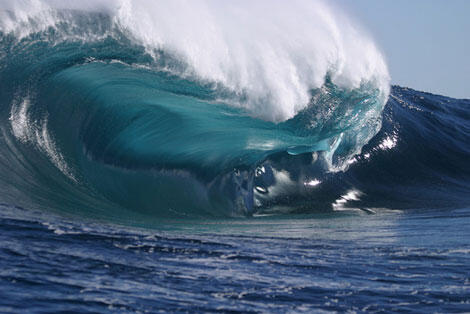 Pantai Tujuan Surfing dengan Ombak Terganas