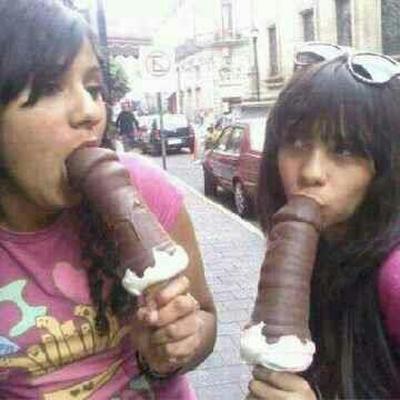 enaknya es krim coklat