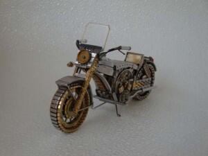 Miniatur Motor Dari Jam Tangan Bekas &#91;Dmitriy Khristenko&#93;
