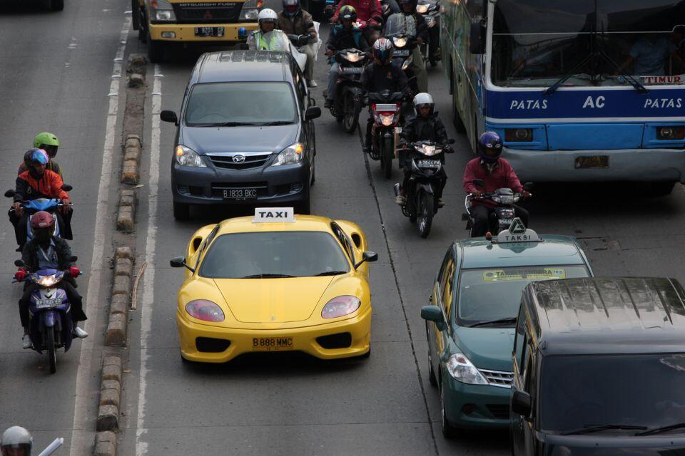 TAKSI MEWAH DI JAKARTA 