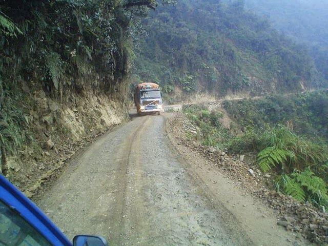 &#91;Foto&#93; Ngeri, Jalan Di Bolivia Ini Adalah Jalanan Paling Maut Di Dunia 