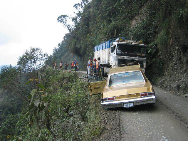 &#91;Foto&#93; Ngeri, Jalan Di Bolivia Ini Adalah Jalanan Paling Maut Di Dunia 