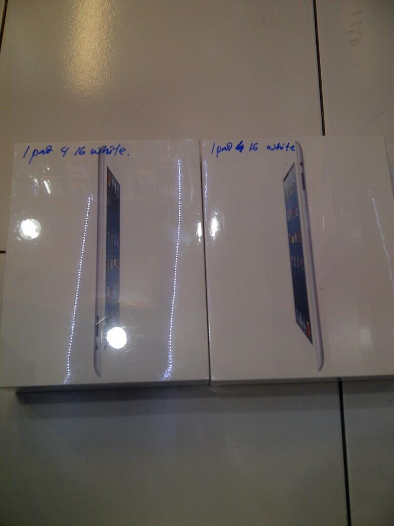 Blackberry brand new garansi 2 thn Berrindo-WII-Bless-TAM-SS-CTN...by : online ponsel