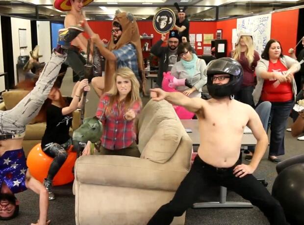 Goyangan 'Harlem Shake' Saingi Gangnam Style