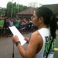 Berulah Di Kediri, Bonek Dijemur Dan Disuruh Menyanyikan Lagu Indonesia Raya