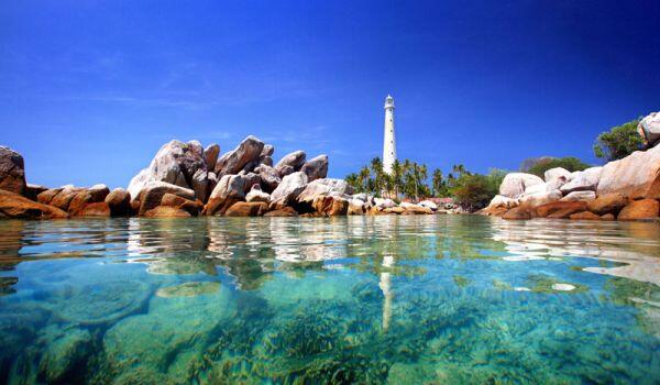 Keindahan Bumi laskar Pelangi, Belitung Indonesia