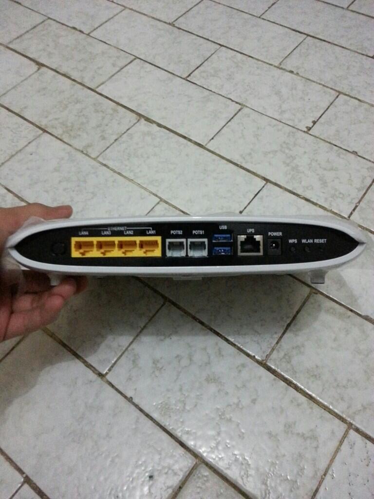 (ask,cendol inside)yang pake/yang ngerti modem gpon speedy merk zte tolong masuk