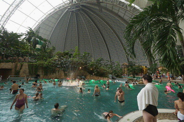 Foto Tropical Islands, berharap kesini banget!
