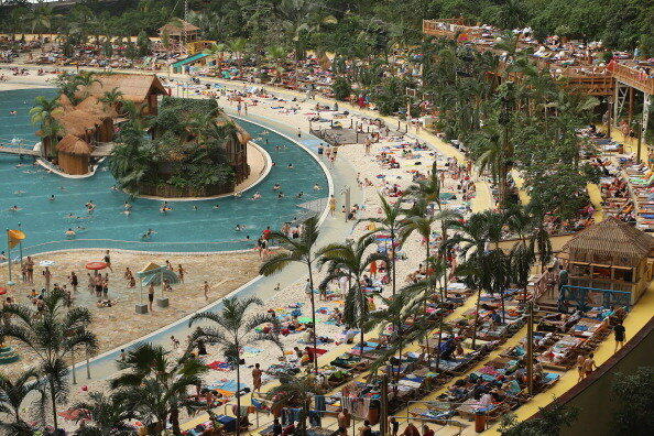 Foto Tropical Islands, berharap kesini banget!