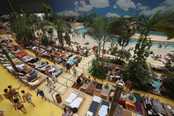 Foto Tropical Islands, berharap kesini banget!