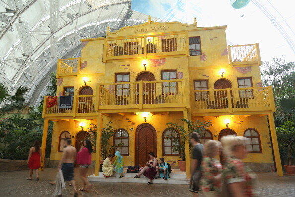 Foto Tropical Islands, berharap kesini banget!