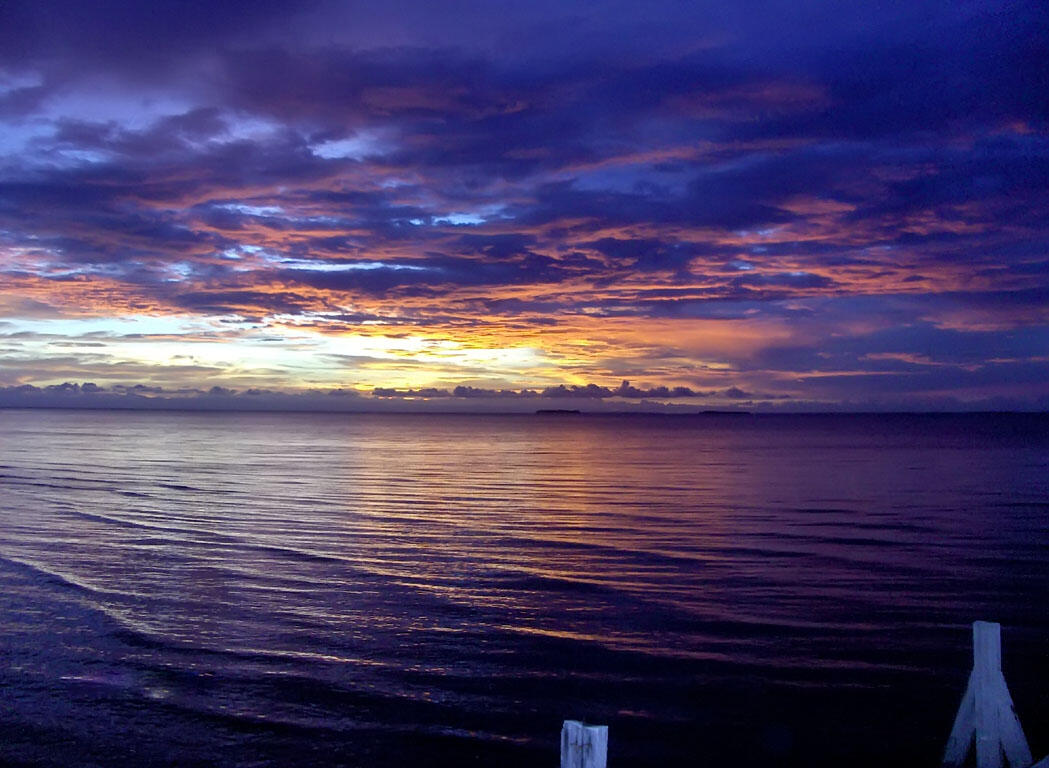 Pesona menikmati sunset di pantai Kaimana &quot;Kota Senja&quot;