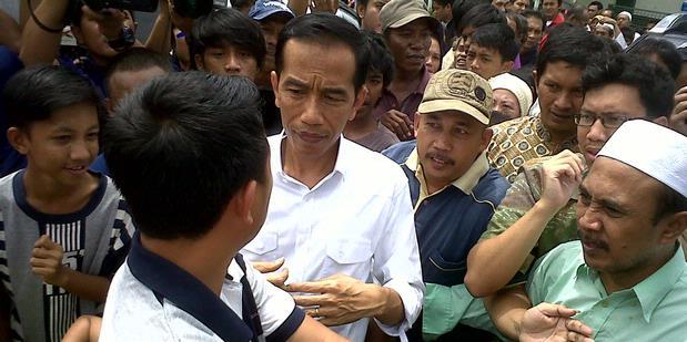 Jokowi : Kalau mau dandan ya sudah dandan saja, saya bisa nungguin kok.