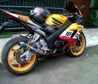 HONDA CBR 2005 FULL MODIF (BANDUNG)