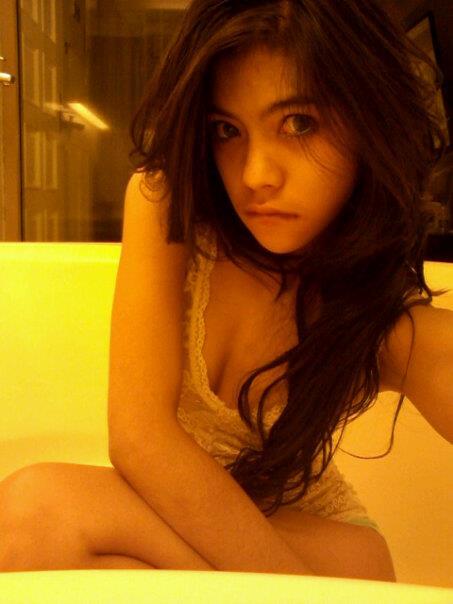 (PART 6) Artis-Artis dan Model CANTIK abjad (F)!!!! Mampir gan...